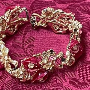 Vintage  Star  Signed Silver Tone And  Rhinestone Floral links 7 Inches Lenght.